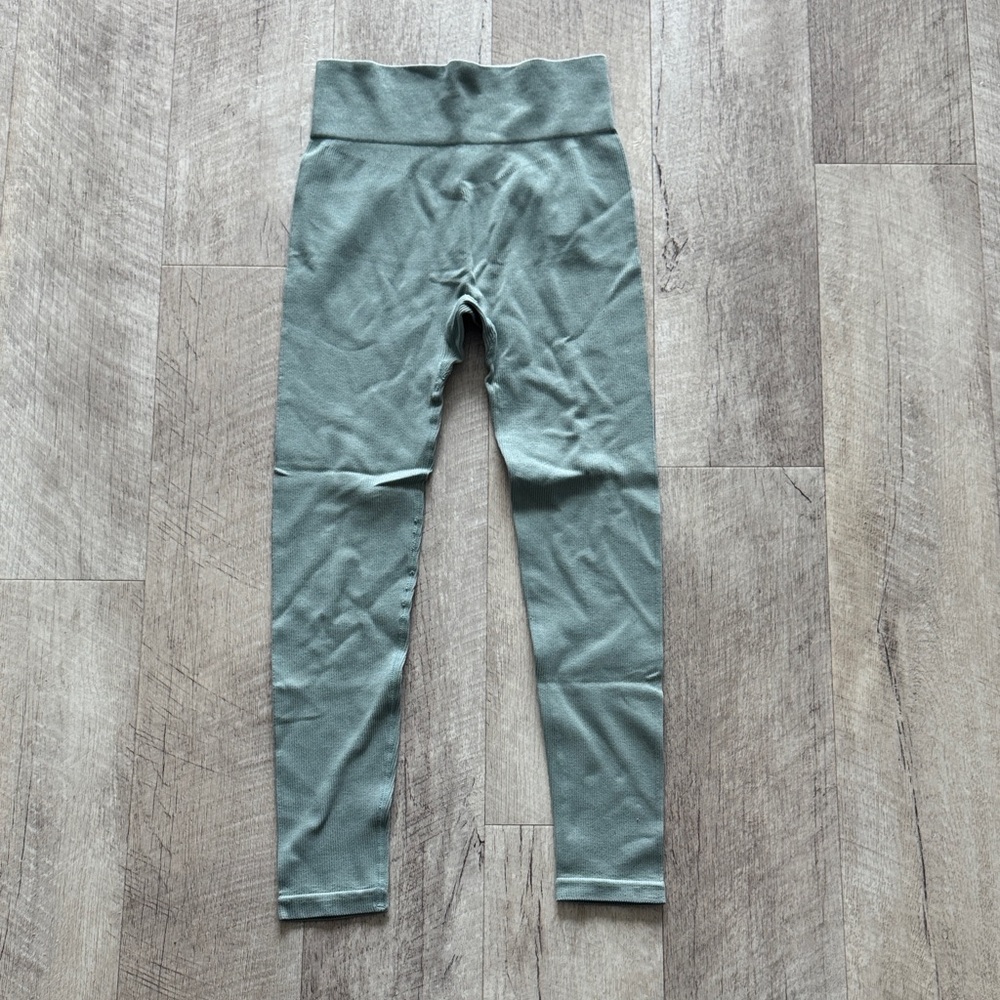 Aura Women's Sage Green Leggings